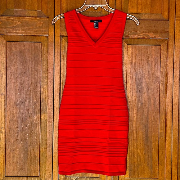 FOREVER 21 CHERRY RED BODYCON CUTOUT DRESS W/STRIPE PATTERN ~ SMALL - Picture 1 of 10